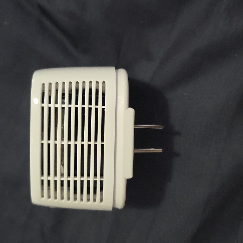 NETGEAR White Wireless Access Point - Picture 4 of 4